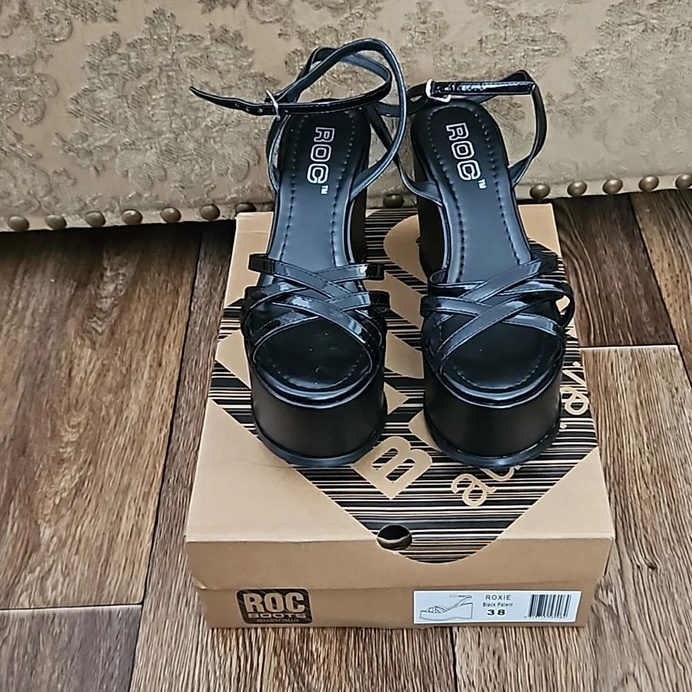 Roc Roxie Platform Wedges - Picture 3 of 4